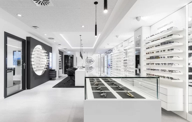 Acrylic sunglasses display