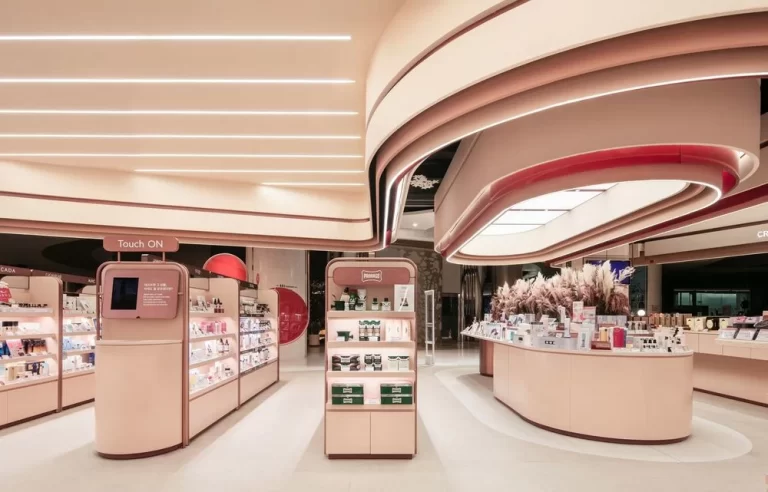 Cosmetic Display Supplier