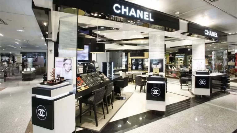 Cosmetics Store Design Idea