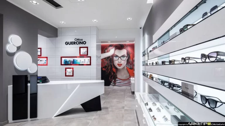 Eyewear Display Supplier