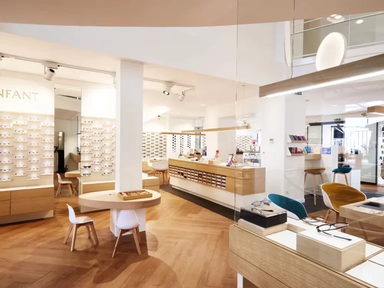 Fashionable Eyewear Store Design