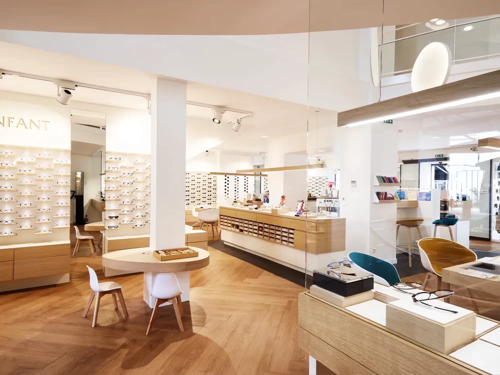 Fashionable Eyewear Store Design