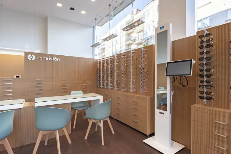 eyewear displays for retail